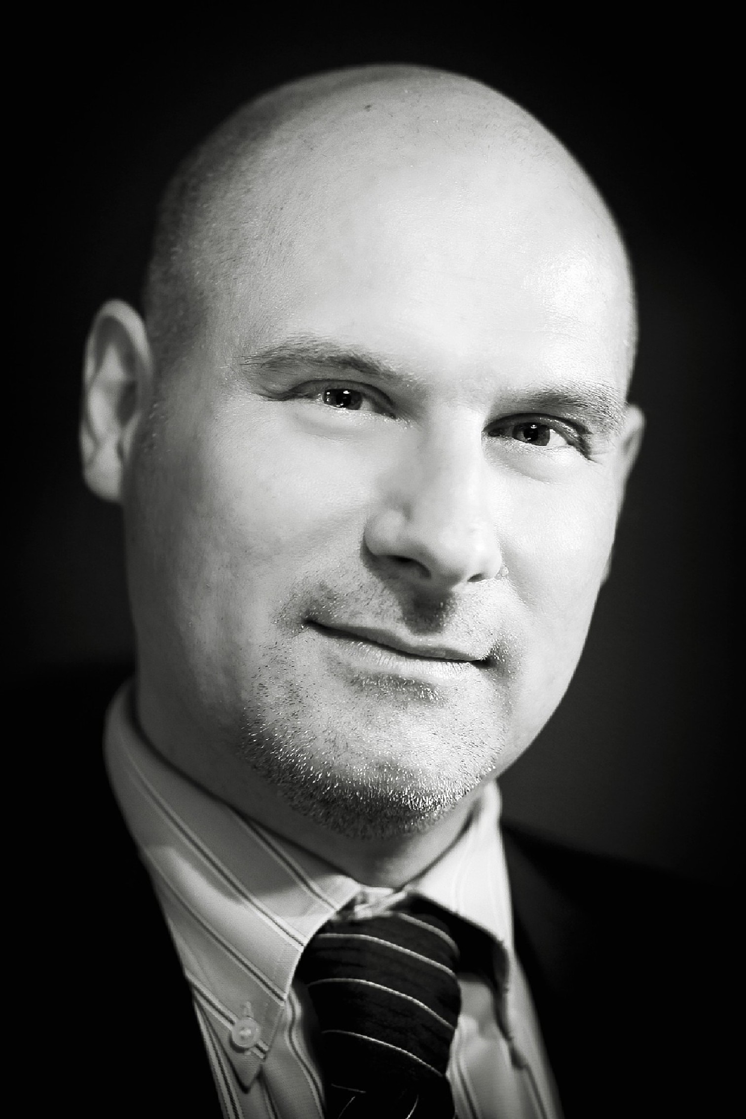 Dirk F.